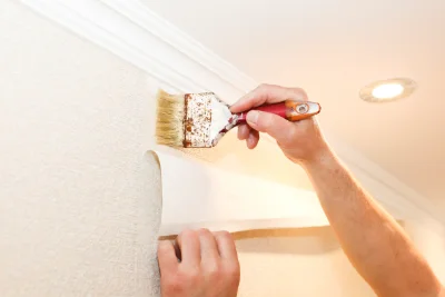 Pose de papier peint à Cattenières — revêtements muraux et toiles de verre
